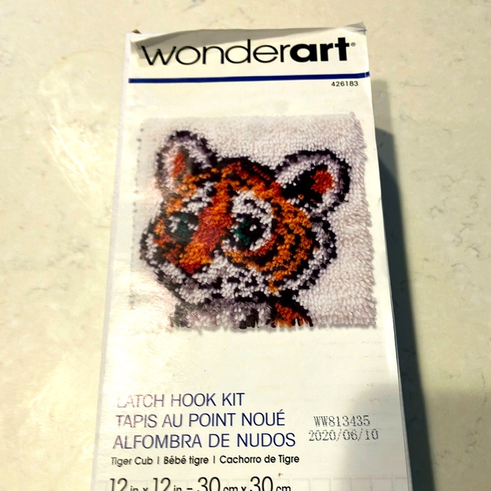 Wonder Art latch hook kit